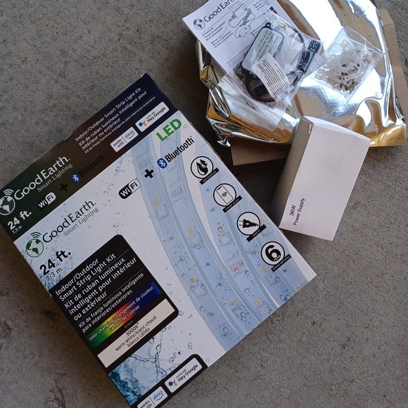 Good Earth Lighting Strip Light Kit - Picture 2 of 5